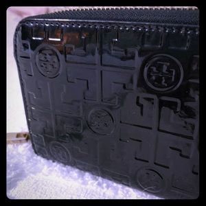 Tory Burch zip continental wallet